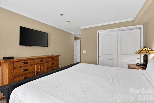 303 Bowling Park Road, Asheville, NC 28803