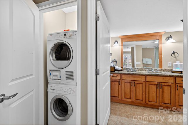 303 Bowling Park Road, Asheville, NC 28803