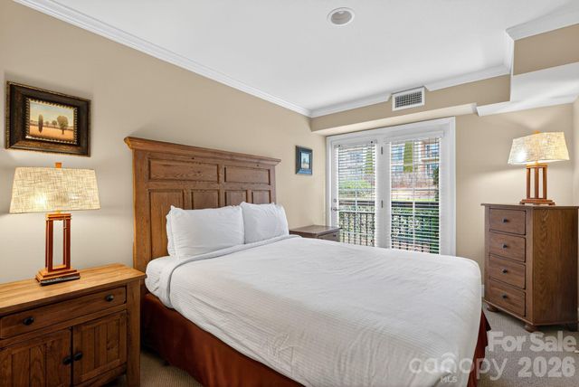 303 Bowling Park Road, Asheville, NC 28803