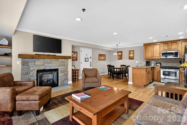 303 Bowling Park Road, Asheville, NC 28803