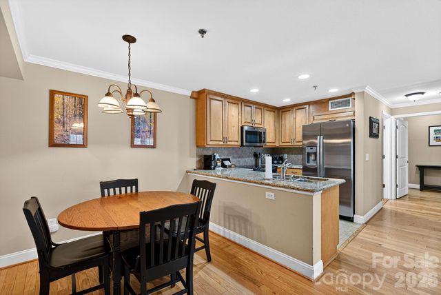 303 Bowling Park Road, Asheville, NC 28803