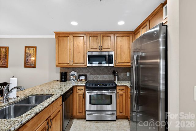 303 Bowling Park Road, Asheville, NC 28803