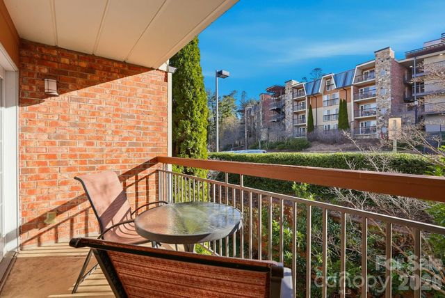 303 Bowling Park Road, Asheville, NC 28803