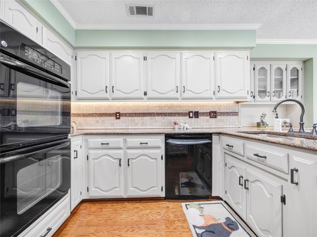 2246 Valley Mill, Carrollton, TX 75006