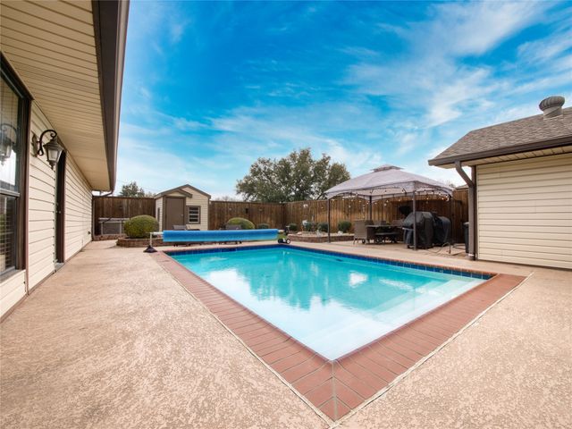 2246 Valley Mill, Carrollton, TX 75006