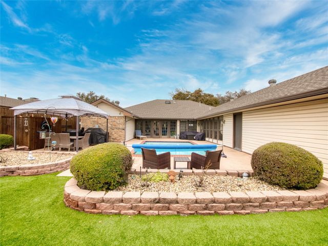 2246 Valley Mill, Carrollton, TX 75006