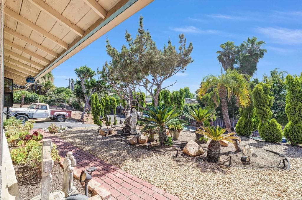 1154 Monte Vista Dr, Vista, CA 92084 — photo 3