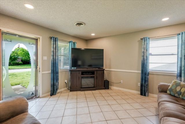 1306 SE 21st Street, Mineral Wells, TX 76067