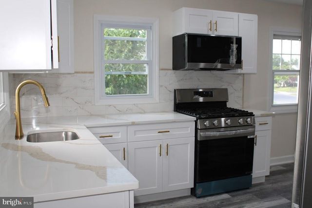 28 RIDGLEY ST, Mount Holly, NJ 08060
