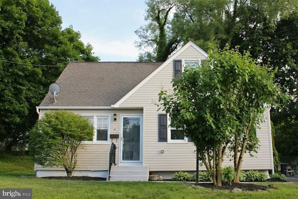 28 RIDGLEY ST, Mount Holly, NJ 08060