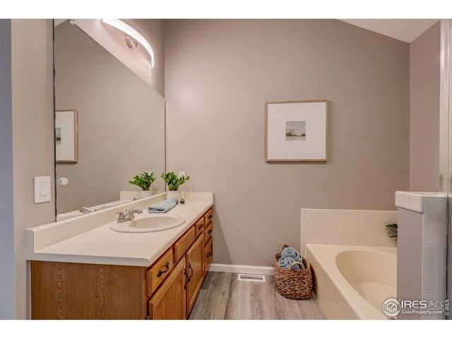 931 Kremmling Ln, Fort Collins, CO 80526