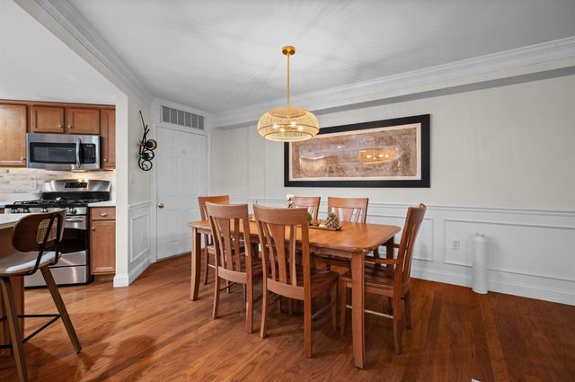 4 Sterling Hill Ln Apt 425, Exeter, NH 03833