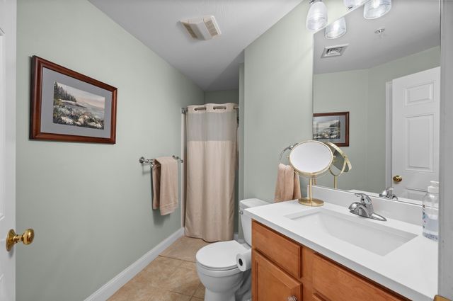 4 Sterling Hill Ln Apt 425, Exeter, NH 03833