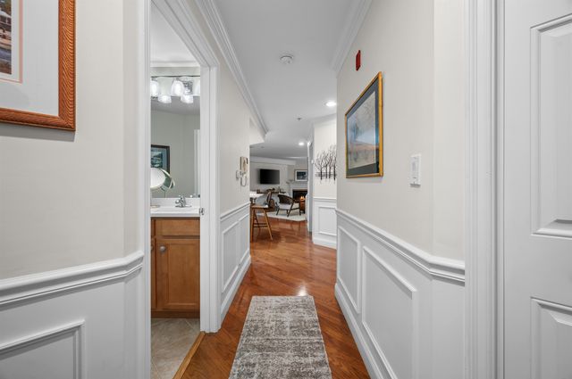 4 Sterling Hill Ln Apt 425, Exeter, NH 03833