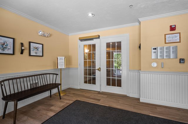 4 Sterling Hill Ln Apt 425, Exeter, NH 03833