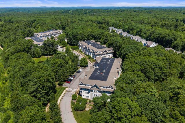 4 Sterling Hill Ln Apt 425, Exeter, NH 03833