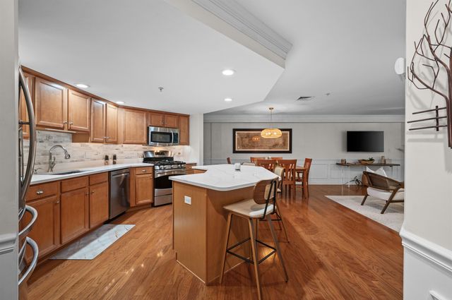 4 Sterling Hill Ln Apt 425, Exeter, NH 03833