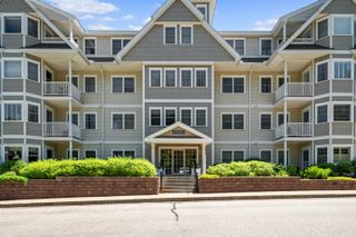 4 Sterling Hill Ln Apt 425, Exeter, NH 03833