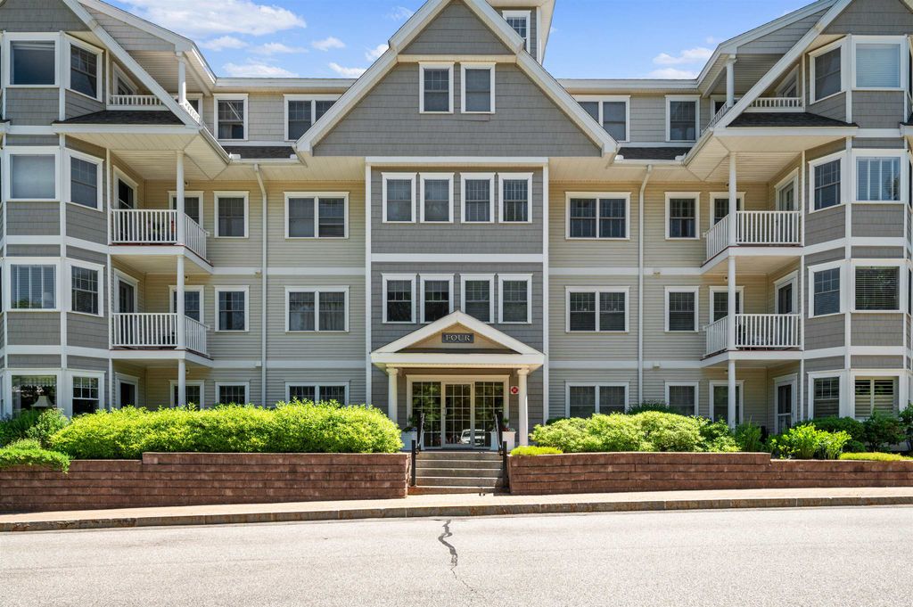 4 Sterling Hill Ln Apt 425, Exeter, NH 03833