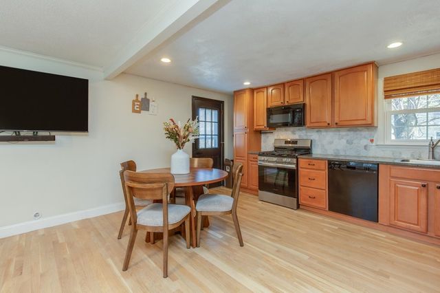 8 Kathy Drive, Nashua, NH 03062