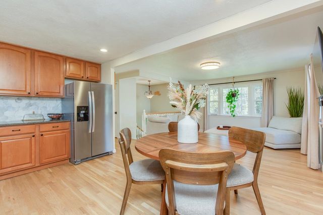 8 Kathy Drive, Nashua, NH 03062