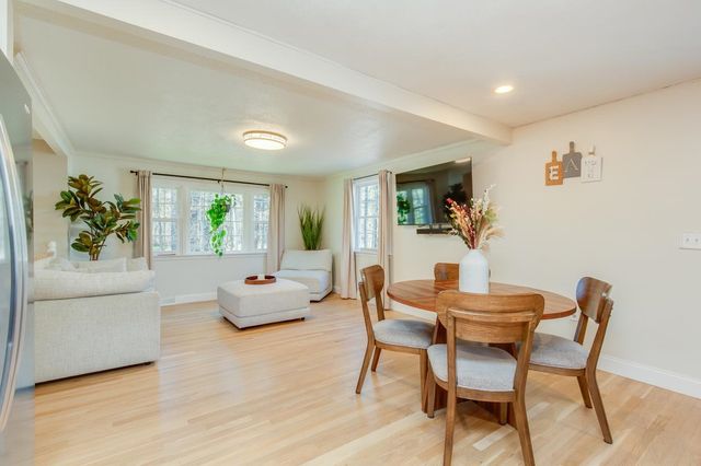 8 Kathy Drive, Nashua, NH 03062