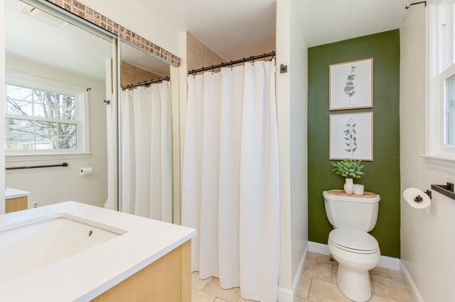 8 Kathy Drive, Nashua, NH 03062