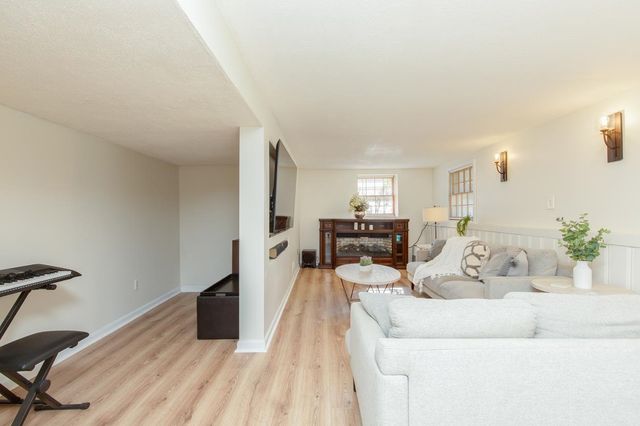 8 Kathy Drive, Nashua, NH 03062