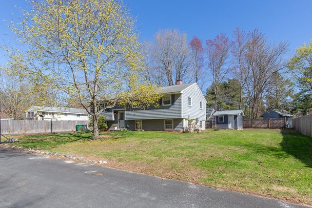 8 Kathy Drive, Nashua, NH 03062