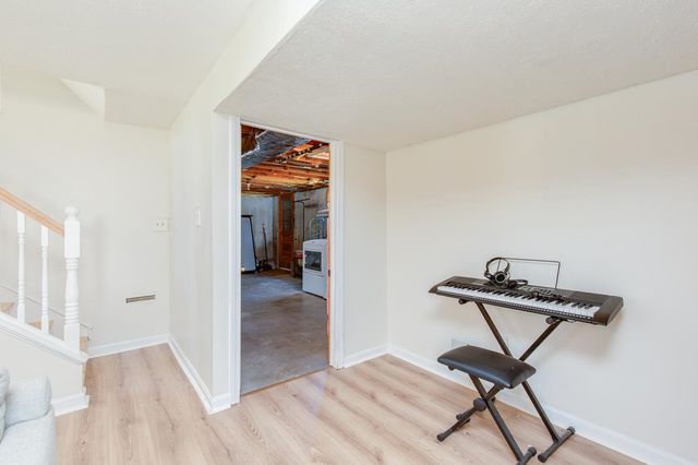 8 Kathy Drive, Nashua, NH 03062