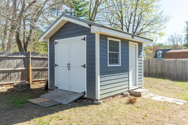 8 Kathy Drive, Nashua, NH 03062