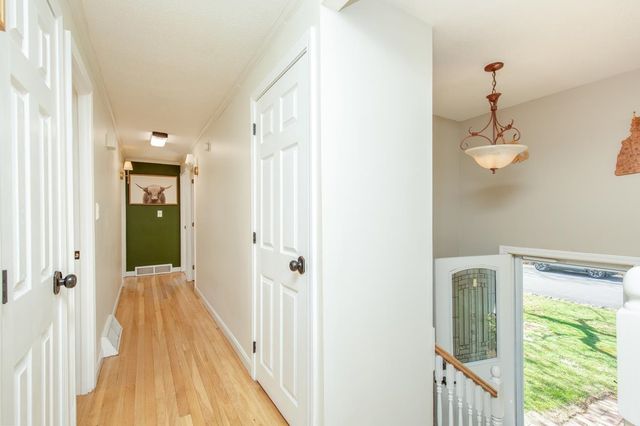 8 Kathy Drive, Nashua, NH 03062