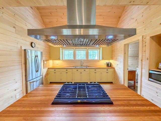 673 + 675 Sanderson Hill Road, Charleston, VT 05872