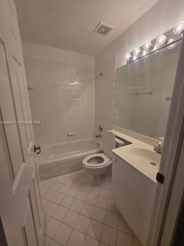 11525 NW 71st St, Doral, FL 33178