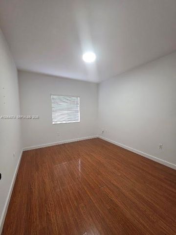 11525 NW 71st St, Doral, FL 33178