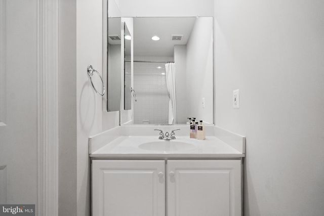 5352 43RD ST NW, Washington, DC 20015