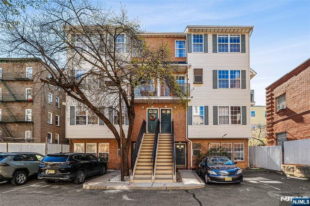 84 Union Street, Newark, NJ 07105