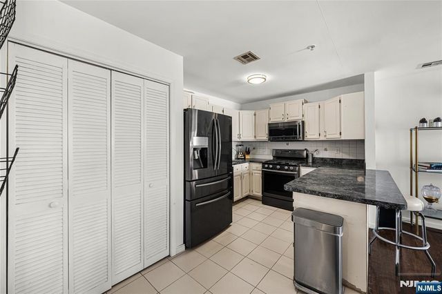 84 Union Street, Newark, NJ 07105