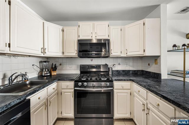84 Union Street, Newark, NJ 07105