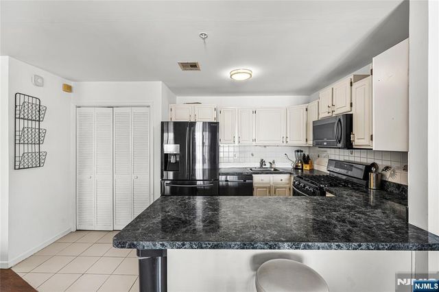 84 Union Street, Newark, NJ 07105