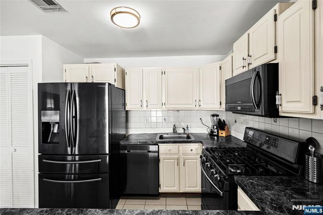 84 Union Street, Newark, NJ 07105