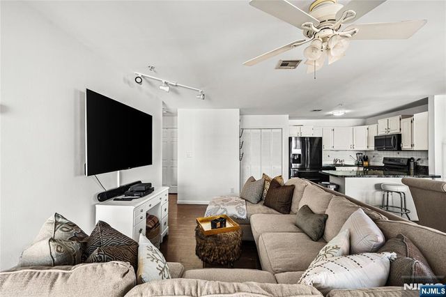 84 Union Street, Newark, NJ 07105