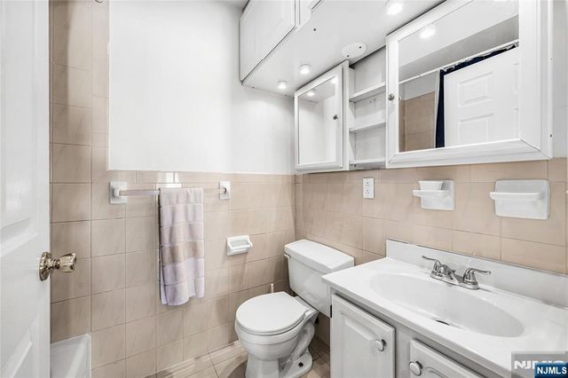 84 Union Street, Newark, NJ 07105
