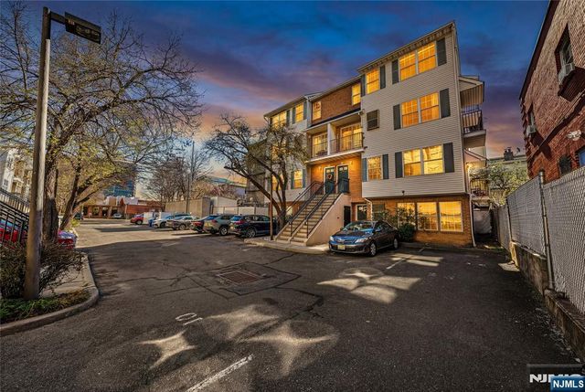 84 Union Street, Newark, NJ 07105