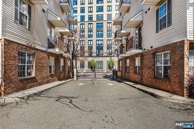 84 Union Street, Newark, NJ 07105