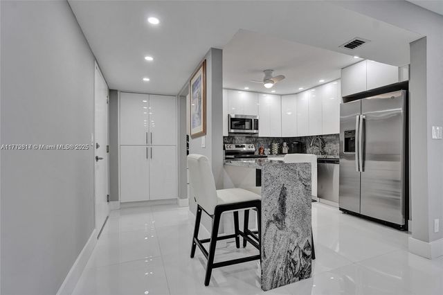 2301 S Ocean Dr 1007, Hollywood, FL 33019