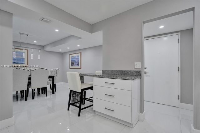 2301 S Ocean Dr 1007, Hollywood, FL 33019