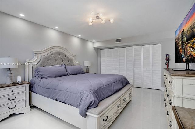 2301 S Ocean Dr 1007, Hollywood, FL 33019