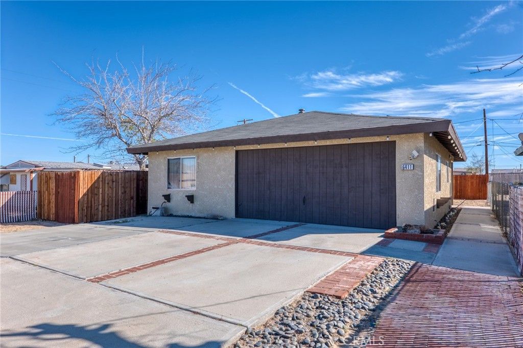 Image 1 of property listing at 6411 Mountain View, Joshua Tree, CA 92252