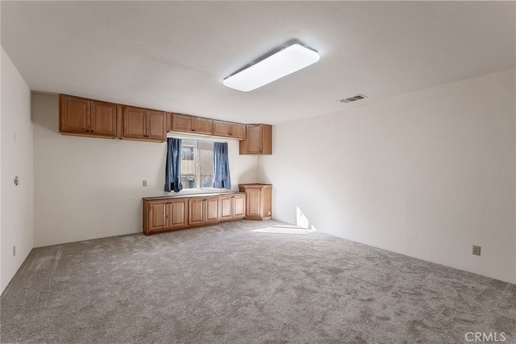 Image 10 of property listing at 6411 Mountain View, Joshua Tree, CA 92252